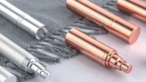 Hvad er designegenskaberne ved udseendet af Airless-flaske af aluminiumsplast?